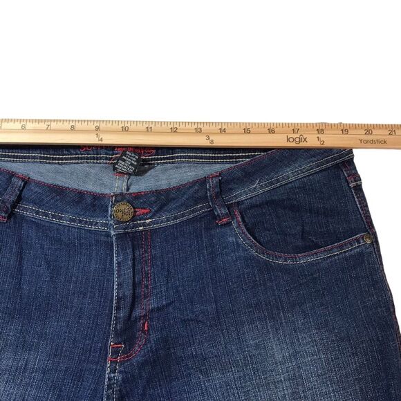 Southpole Jeans Size 18 Mid Rise Medium Wash Embroidered Pockets Red Stitching - Picture 9 of 13